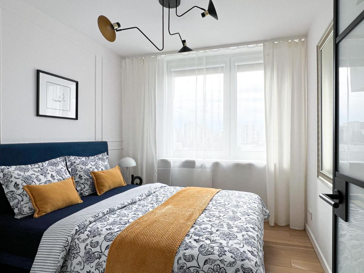 Stylowy Apartament Przy Metrze Warszawa Exteriör bild