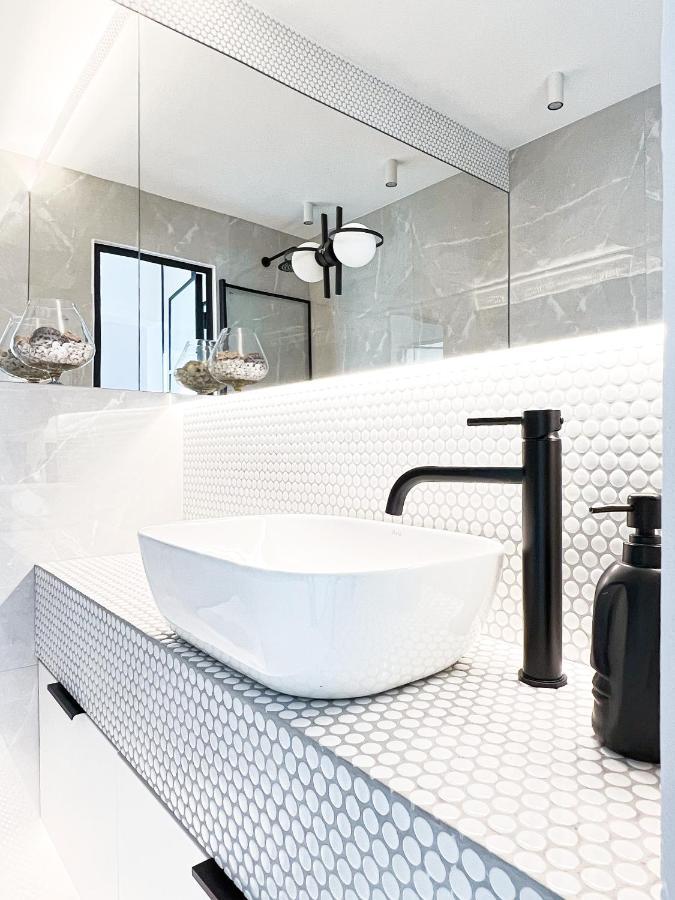 Stylowy Apartament Przy Metrze Warszawa Exteriör bild